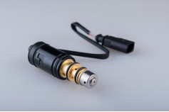 Регулюючий клапан DENSO 6SEU / 7SEU L=93 mm. З дротом та роз'ємом до компресcора автокондиціонера