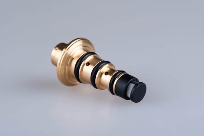 Регулюючий клапан компресора автокондиціонера Visteon/HCC VS16 / VS18 L=55 mm