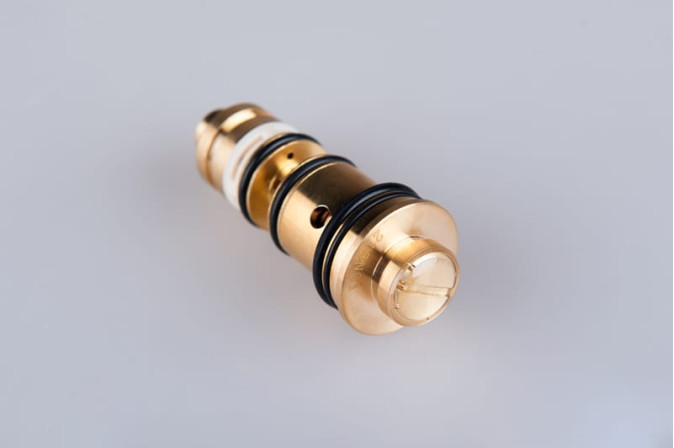 Регулюючий клапан Denso 7SB16 / 7SB16H / 7SBU16H / 7SBU16 L=63 mm до компресcора автокондиціонера